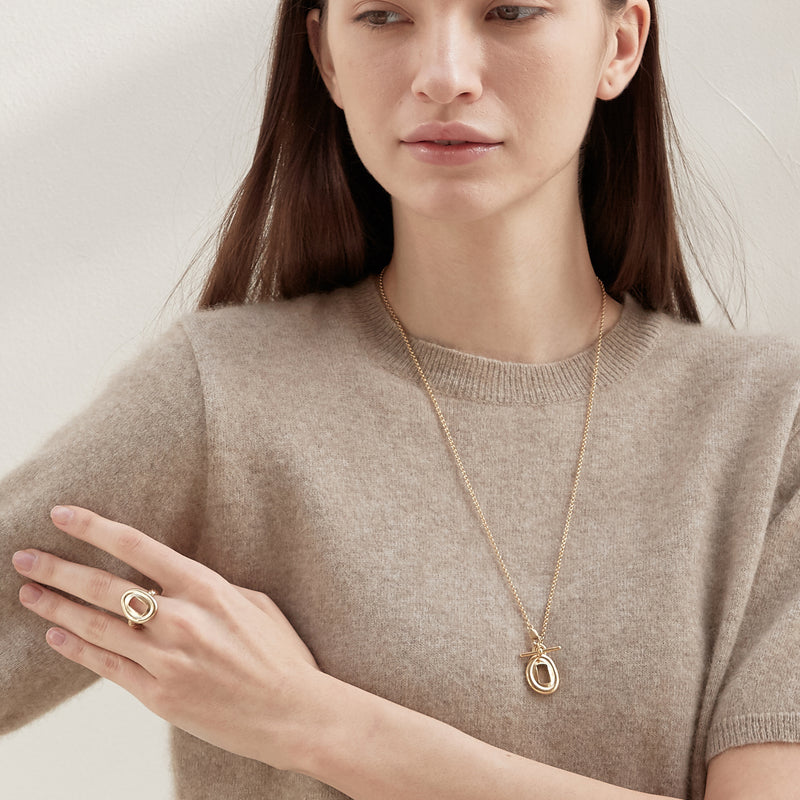 Model wearing Moyoura Key Hole Gold Ring