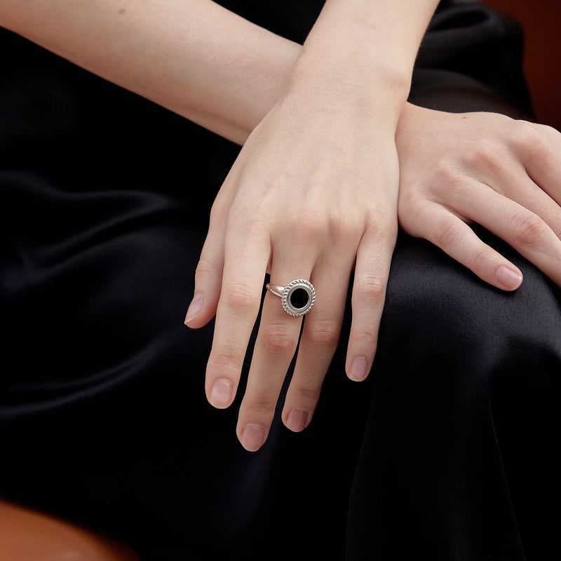 Model wearing Moyoura Onyx Circle Silver Ring 