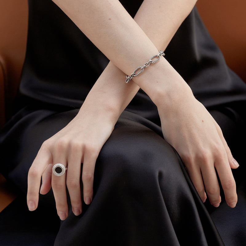 Model wearing Moyoura Chain Link Silver Bracelet